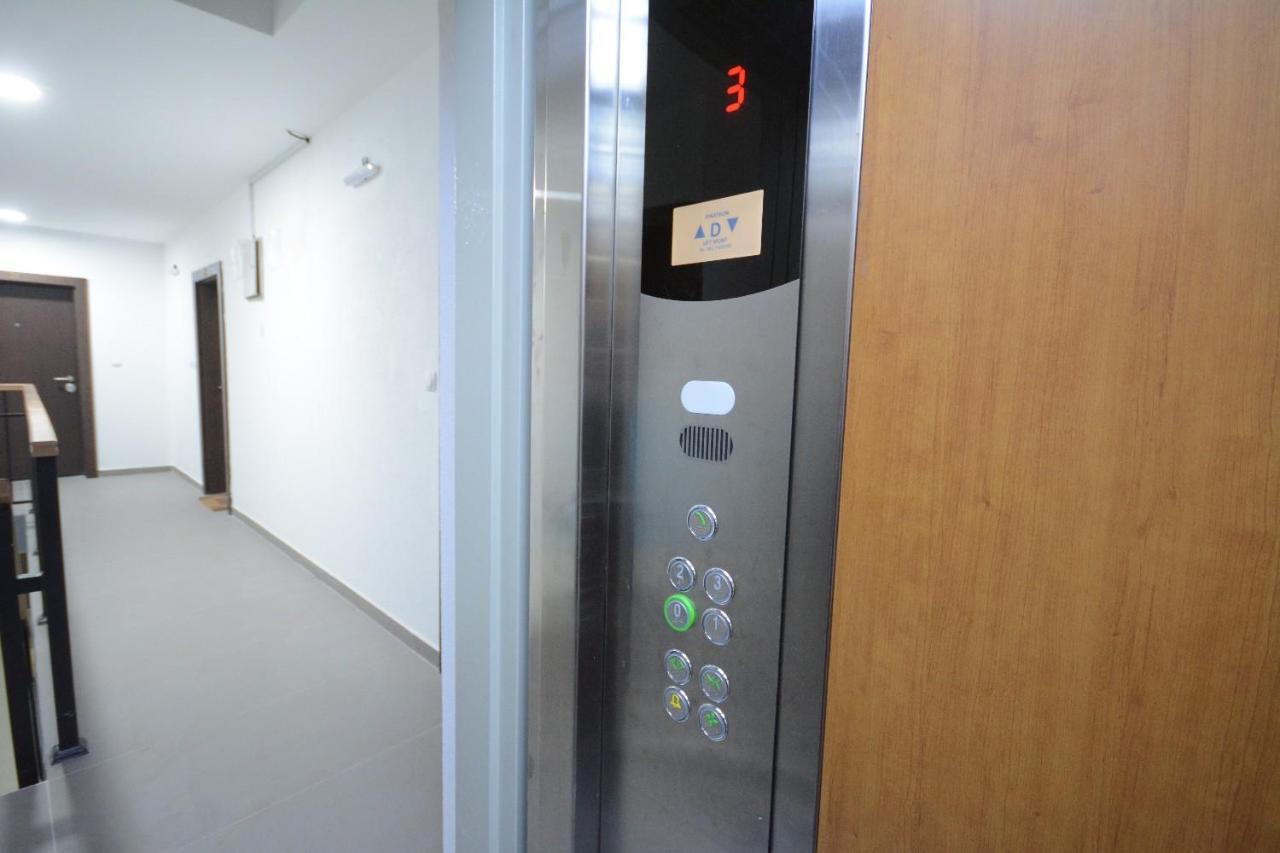 Appartement Cvetkovic Lux Аpartmani & Free Garaza à Vrnjačka Banja Extérieur photo