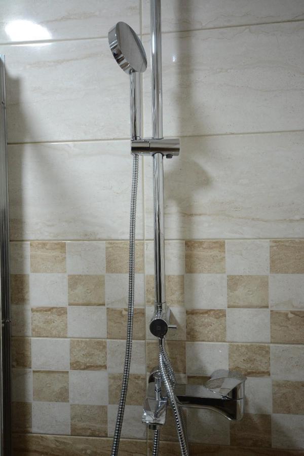 Appartement Cvetkovic Lux Аpartmani & Free Garaza à Vrnjačka Banja Extérieur photo