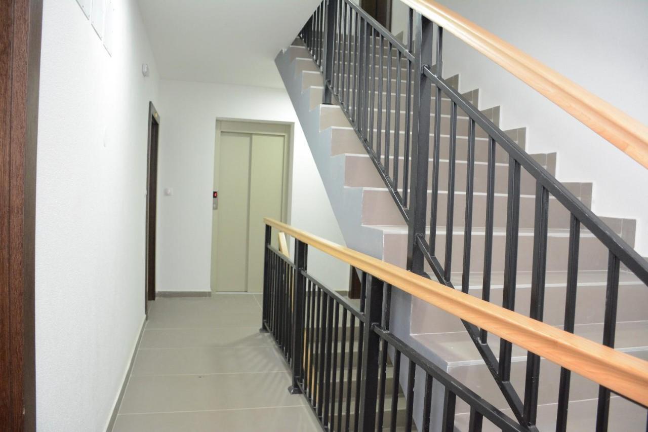 Appartement Cvetkovic Lux Аpartmani & Free Garaza à Vrnjačka Banja Extérieur photo